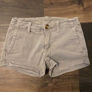 American Eagle “Shortie” Chino Shorts Light Gray00